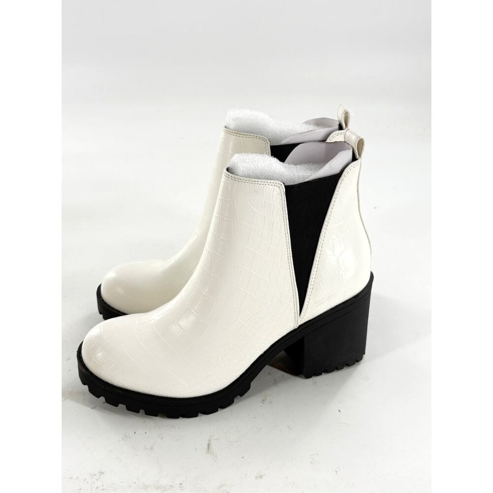 Dirty Laundry Lisbon Boots 6.5 NWT Platform Heel White Croc Ankle Booties Y2K